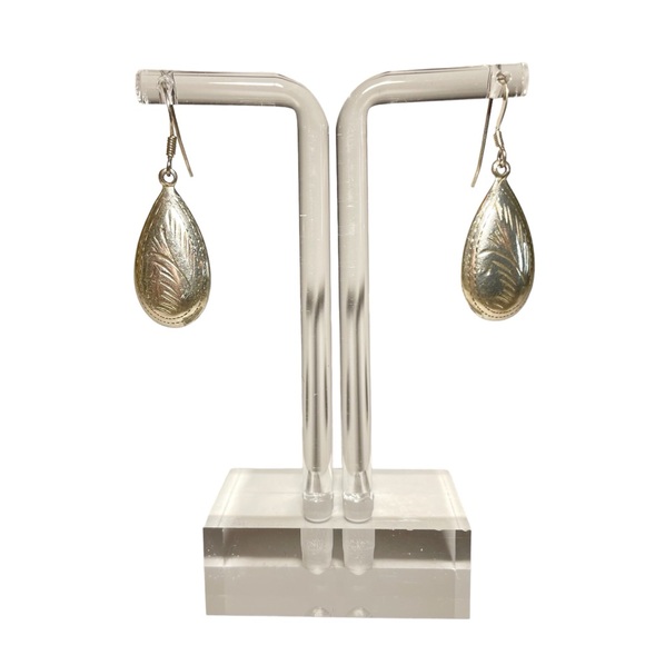 Sterling Vintage Etched Design Pear Shaped Dangle Earrings on 925 Ear Wi… - Picture 1 of 4